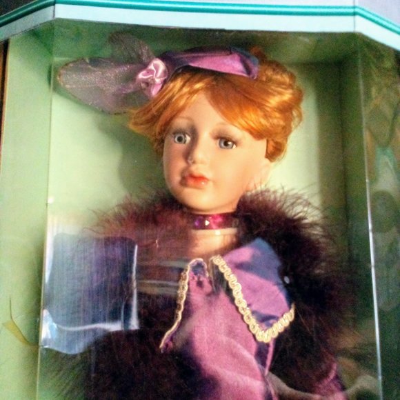 💜 Vintage Birthstone Collection Porcelain HandCrafted Doll (Amethyst) Febuary - Picture 10 of 16